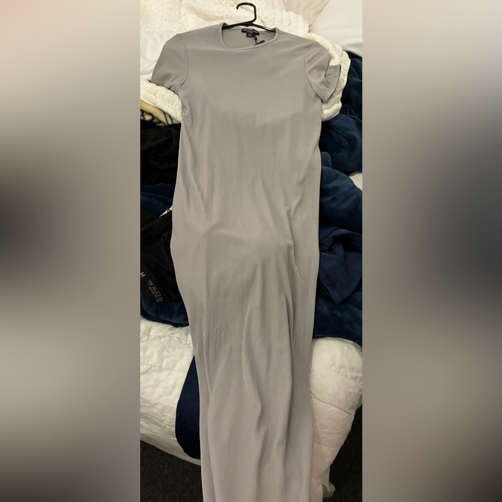 Gray, ribbed, maternity t-shirt dress. Never worn, size 8.